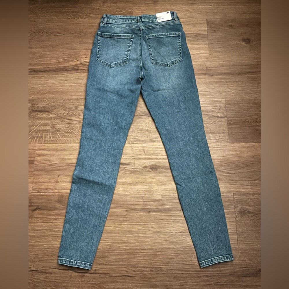 Forever 21 Women’s Skinny Jeans Size Medium - Picture 6 of 8